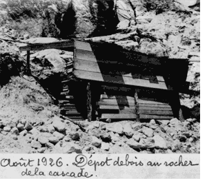 Août 1926. Dépôt de bois au rocher de la cascade